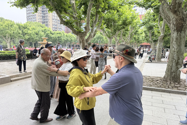 Shanghai: tour della Concessione Francese con corso di artigianatoShanghai: tour della Concessione Francesa con corso di artigianato