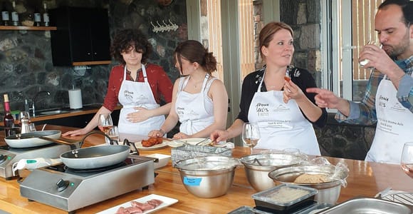 Santorini: Cooking Class with Wine Tasting & Beach Cocktails