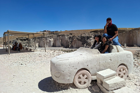 Arequipa: Private Sillar Route Tour + Culebrillas