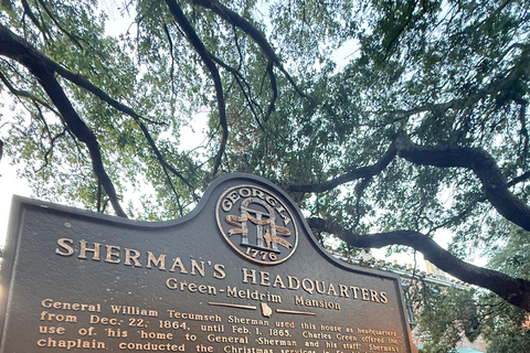 Savannah Sleuths: Hands‑On Kids Scavenger Hunt: Savannah, GA English