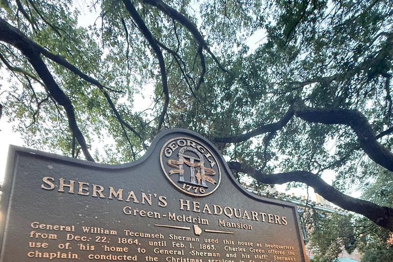 Savannah Sleuths: Hands‑On Kids Scavenger Hunt: Savannah, GA English