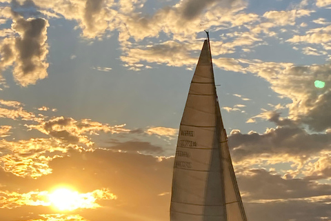 Buenos Aires: Segling, speciell utsikt över staden och mat ombordBuenos Aires: Segeltur, speciell utsikt över staden och mat ombord