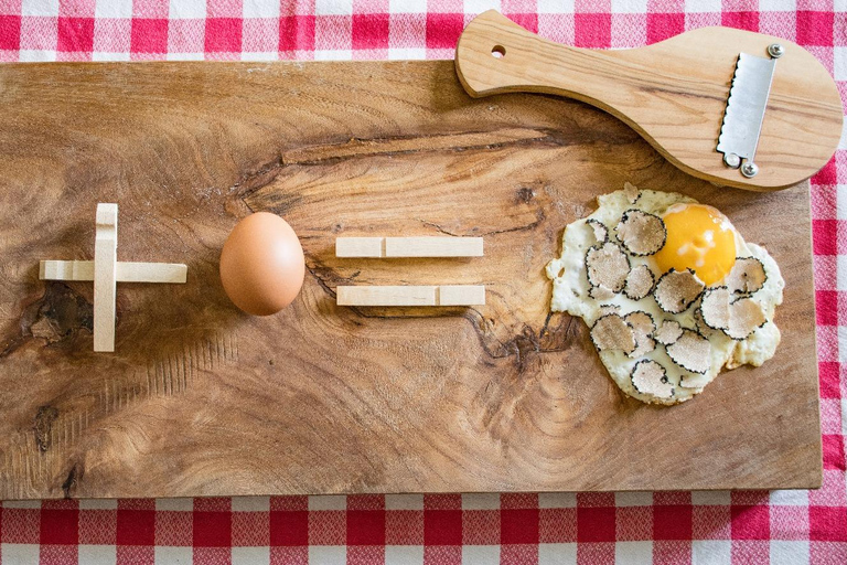 45 min from Milano/Genova: Truffle Hunting + Trattoria Lunch