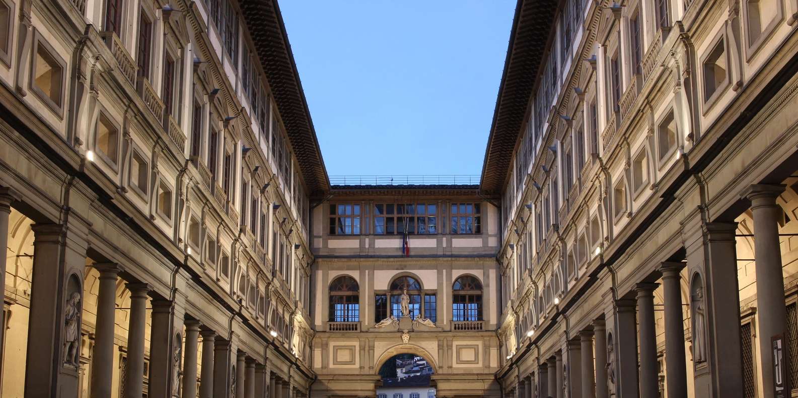 ローマ発：フィレンツェへの日帰りツアー（列車利用、ウフィツィ美術館