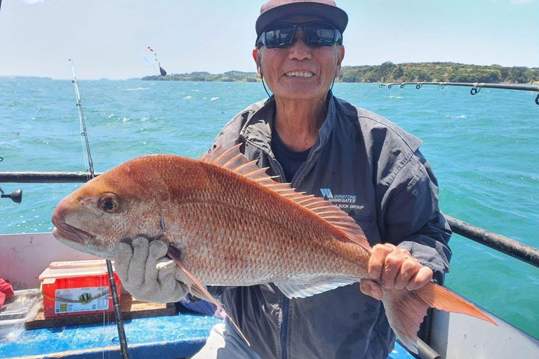 Auckland: Battuta di pesca al tramonto 17:00 - 21:30Auckland: Battuta di pesca al tramonto dalle 17:00 alle 21:30