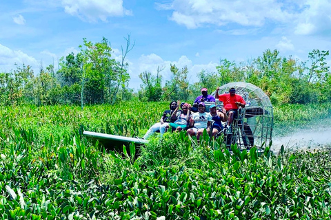 New Orleans: 6 Passenger Premium Airboat Swamp Tour Self-Drive to Meeting Point