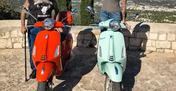 Puglia by Vespa: 3-Hour Tour of Polignano a Mare, Conversano and Monopoli
