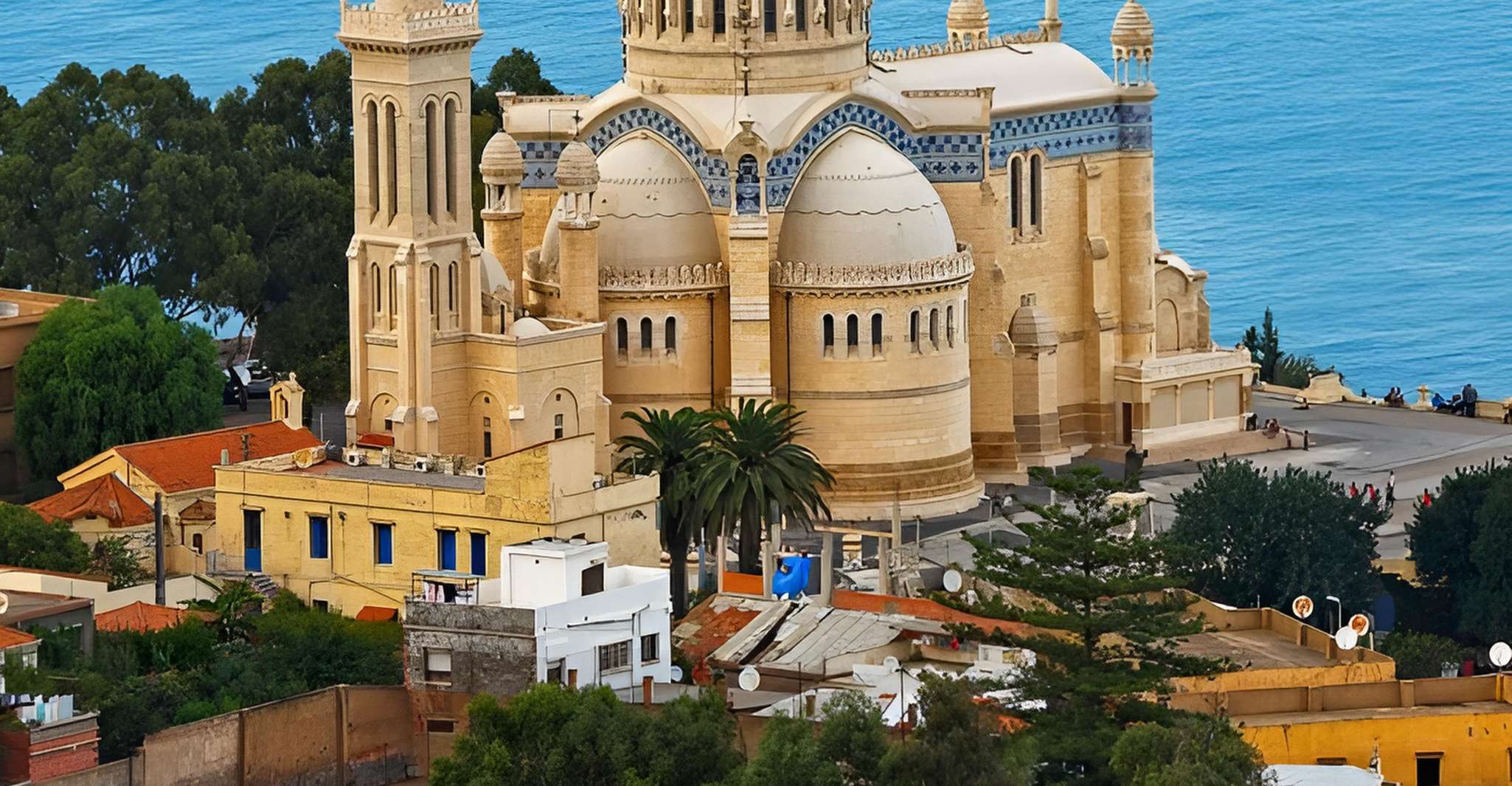 Algiers, Casbah, Bardo Museum, Martyrs' Memorial with lunch - Housity