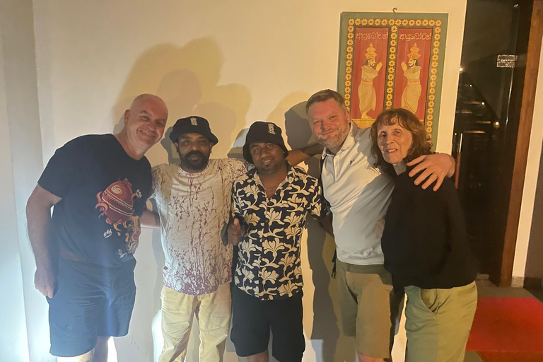 The Best Kandy Tuk-Tuk city Tour with a Professional Guide