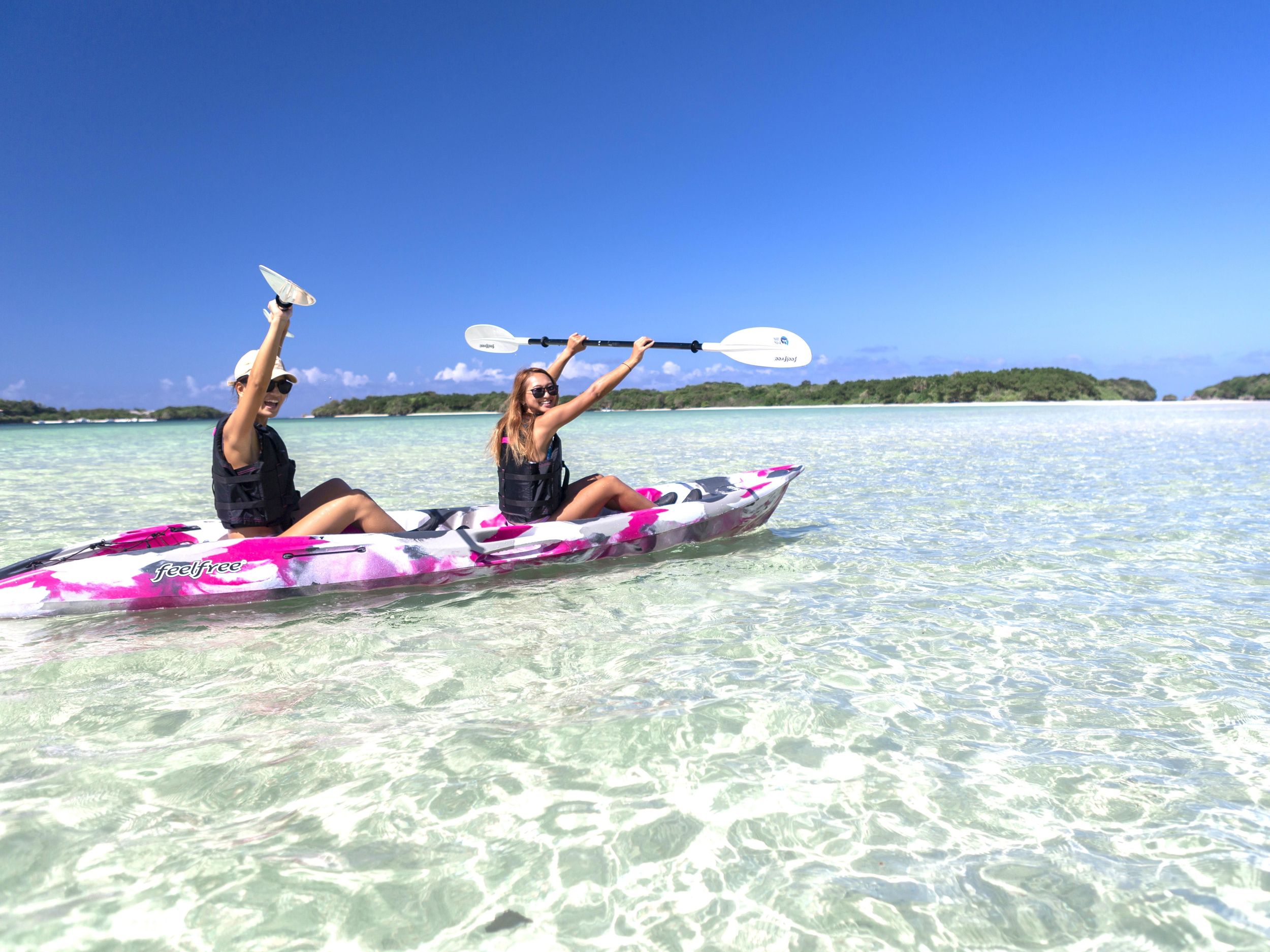 Ishigaki: Kabira-Bucht SUP oder Kanu & Taketomi-Besichtigung