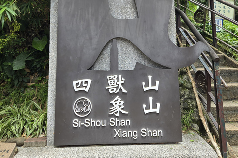 Taipei Private Tour: Heights, Heritage & Local Life Sunset & Night Market