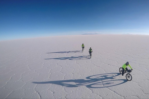 Uyuni Salt Flat: Bike Ride, Breakfast, Lunch, Sunset, Toast