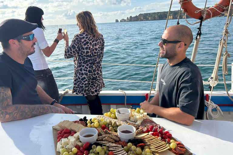 Lago: Fado & Tapas Traditional Portuguese Evening Cruise