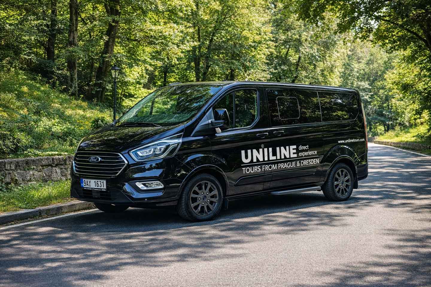 Prague: All-Inclusive Karlstejn Castle and Caves Tour