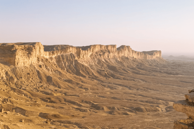 Riyadh: Edge of the World & Keshta Tour