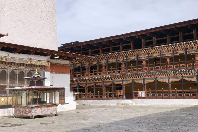 7-Days in Bhutan with River Rafting, Farm Lunch & Stone Bath