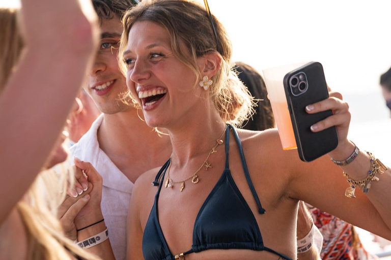 Ibiza: Formentera Sunset Boat Part with Drinks and Food Full Day Pass at Ibiza Boat Club (Early Bird Phase 2)