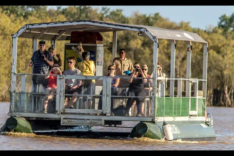 De Durban: Meio dia de cruzeiro de barco com hipopótamo e crocodilo em Isimangaliso