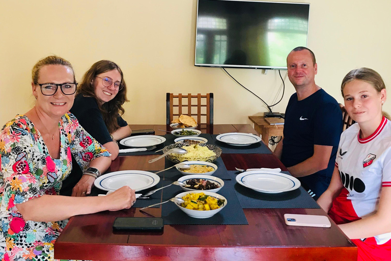 阿努拉德普勒：当地市场探访与草药米工坊体验