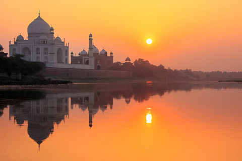 From Delhi or Jaipur: Same-Day Taj Mahal Luxury Tour From Delhi/Jaipur: Premium All-Inclusive Tour in Kia Carens
