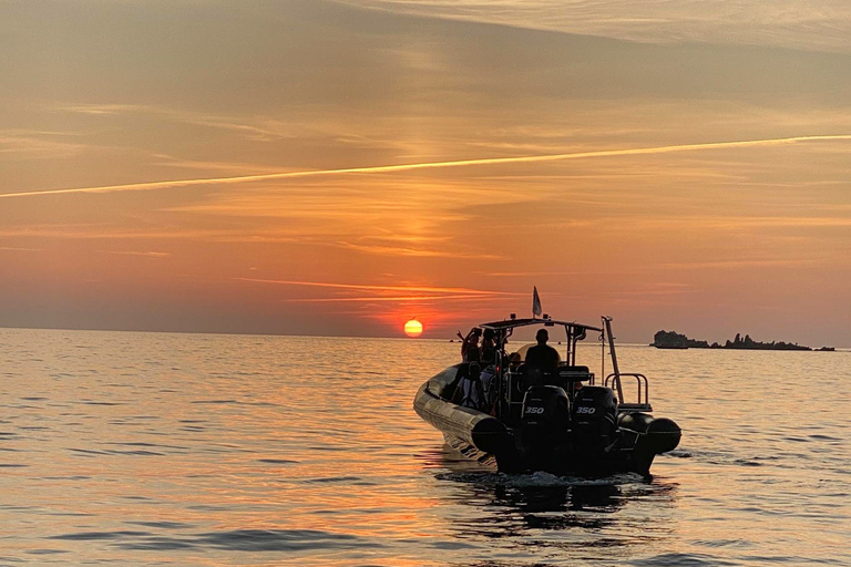 De Ajaccio: Passeio de barco pelas Ilhas Sanguinaires com aperitivoPonto de Encontro da Praia de Porticcio - Barco Offshore