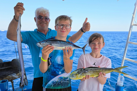 Rodas: Excursión de pesca, snorkel, barbacoa y guía profesional