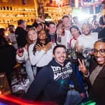 Tirana: pub crawl alla moda con shot gratuiti e fotografo