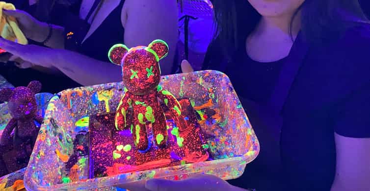 Barcelona: Bear-brick Fluorescent Painting | Wine and Art