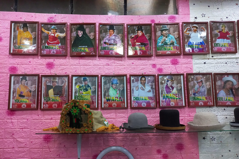Desde La Paz: Tour guiado a la Sala de Arte Cholitas y show Lucha libre