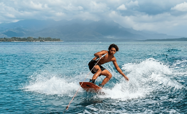 Gili Air: Wakeboarding Experience with Instructor