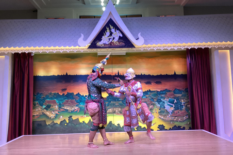 Calypso Cabaret en Asiatique: espectáculo de ladyboys en primera filaEspectáculo nocturno