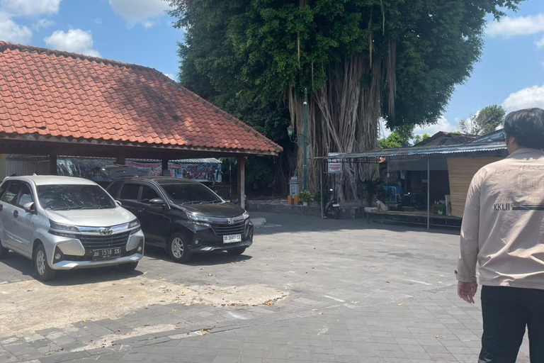 Yogyakarta: o Reino Mataram permanece com o artesanato em prataYogyakarta: Vestígios do Reino Mataram com exposição de prata