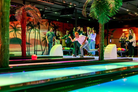 Amsterdam: 1-uur LED Bowling Experience bij Aloha AmsterdamAmsterdam: 1 uur lang LED-bowlingervaring