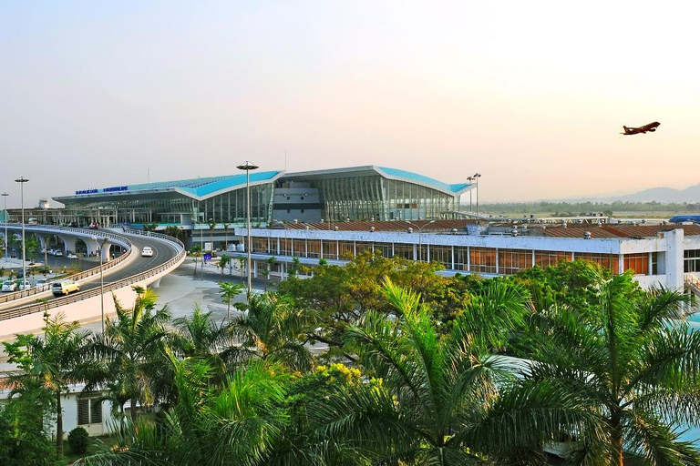 Traslados al aeropuerto internacional de Danang en coche privado