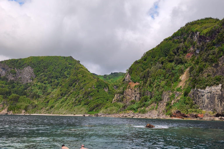 Flores: Caves, Waterfalls and Snorkelling