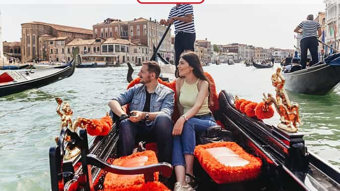 Venice: Grand Canal Gondola Ride with App Commentary