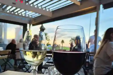 Cape Town:Full Day Winelands Tour With Wine Tasting & Food