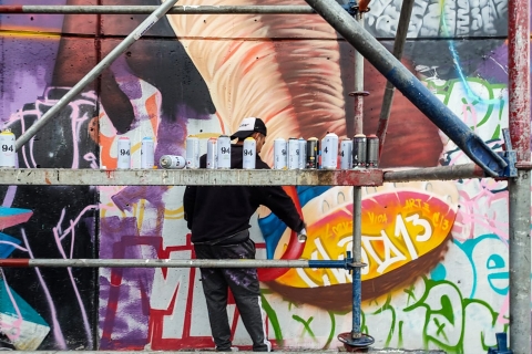 Medellin: Comuna 13 Geschiedenis & Graffiti Tour & KabelbaanMedellin: Comuna 13 Tour en kabelbaanrit in het Spaans