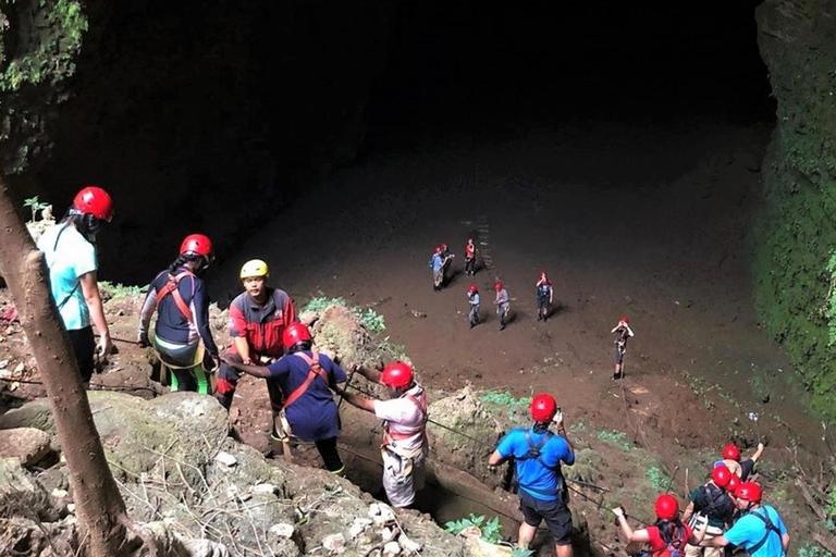 Yogyakarta: Caverna Jomblang, Caverna Pindul e Tubing no Rio Oyo