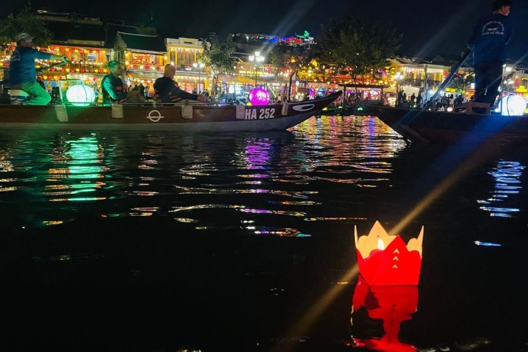 Visite de la ville de Hoi An : Tour en bateau et lâcher de lanternesVisite de la ville de Hoi An : Promenade en bateau et lâcher de lanternes