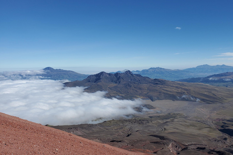 From Quito: Private Andes Tour to Cotopaxi & Quilotoa Lagoon