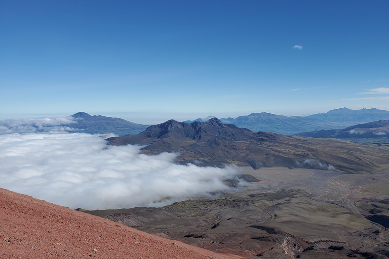 From Quito: Private Andes Tour to Cotopaxi & Quilotoa Lagoon