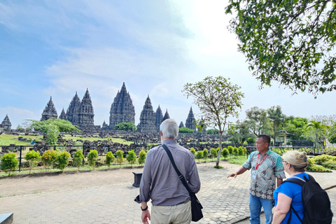 Templi e sapori: tour di Prambanan con fotografo e pranzoTempli e gusto: tour di Prambanan con fotografo e pranzo