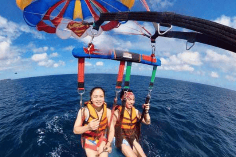 Boracay: 15 minuters äventyr med parasailing