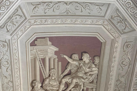 Privilege Entrance To Vatican Museum, Self-Tour With meal