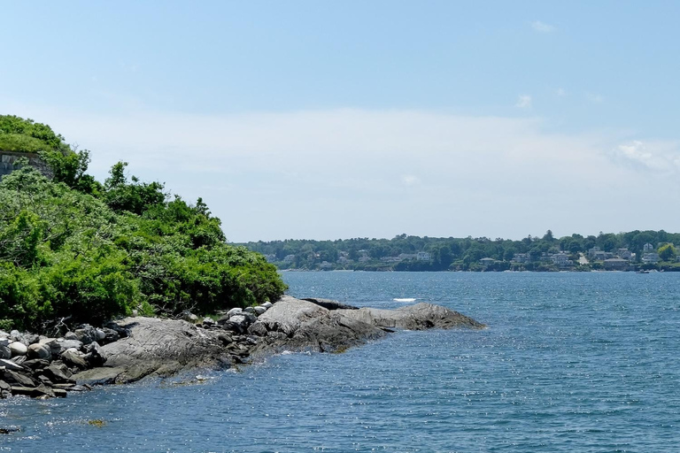 Portland: Maine Lighthouses Sightseeing Cruise with Drinks