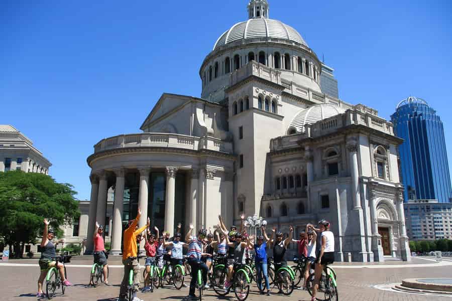 Boston: Fahrradtour mit Blick auf die Stadt – E-Bike-/Citybike-Tour. Foto: GetYourGuide Boston: Fahrradtour mit Blick auf die Stadt – E-Bike-/Citybike-Tour. Foto: GetYourGuide