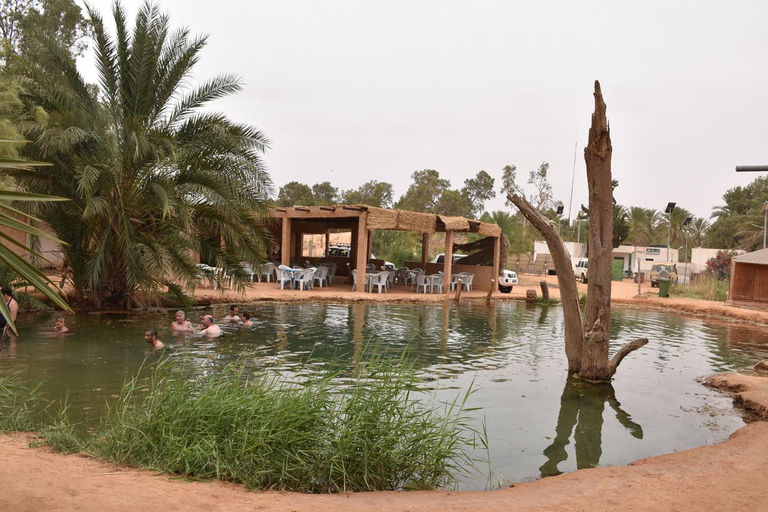 Tour combinado de 1 dia pelo deserto de Ksar Ghilane e Ksar Jouamaa