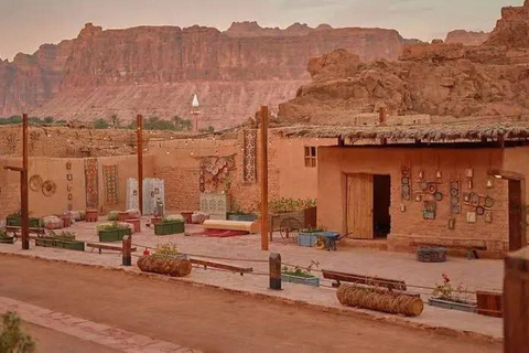 Al-Ula Wonders Tour with Round-Trip Transport from Madinah