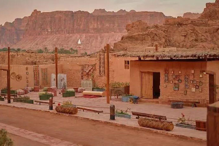 Al-Ula Wonders Tour with Round-Trip Transport from Madinah